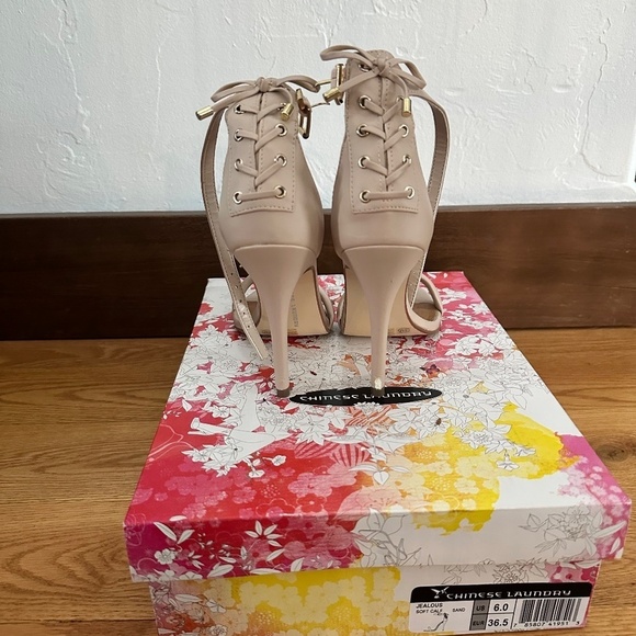 Chinese Laundry Jealous Sandal - Size 6 - Color: Sand - Picture 7 of 10